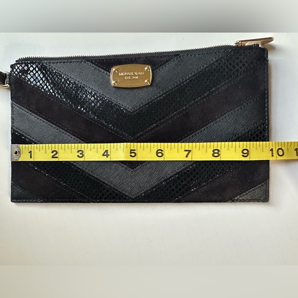 Michael Kors Black Suede & Leather Jet Set Wristlet/Wallet NWT 10” x 6” - Picture 8 of 8
